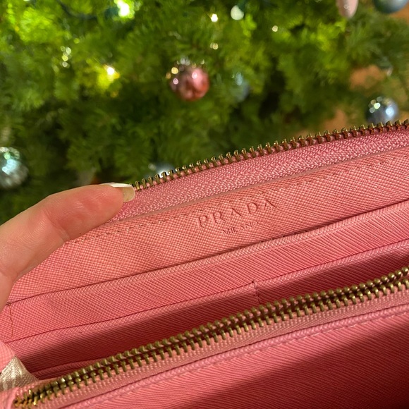Prada leather pink wallet. Authentic - Picture 4 of 7